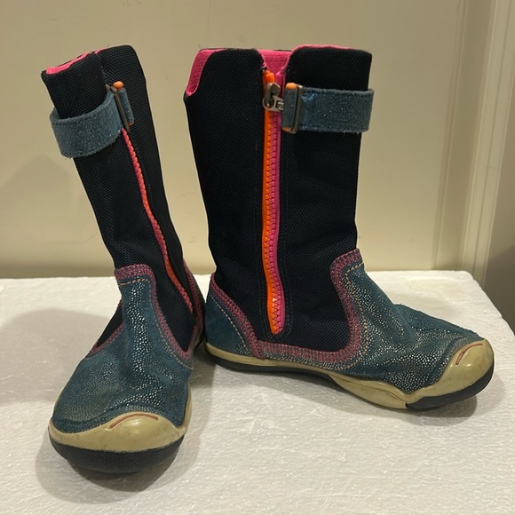 Plae Kids Plae Camille zip up Shimmer Suede/Nylon Navy and Pink Boots size 10 - Picture 1 of 12
